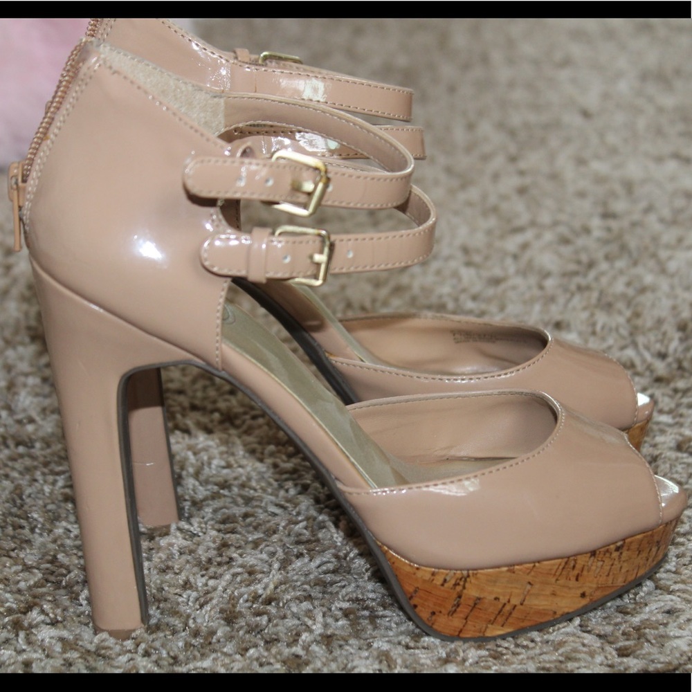 Jessica Simpson nude heels